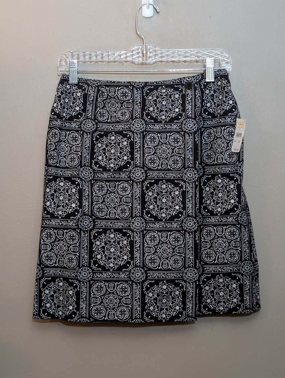 Talbots Cotton Floral Button Wrap Mini Skirt Flack Petite Size 8 NWT
